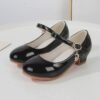 Baby girl's shoe