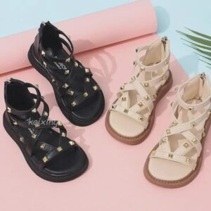 Baby girl's shoe